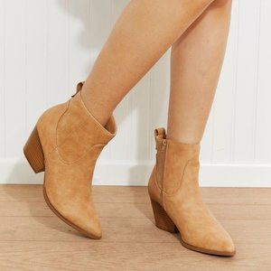 Qupid Finding Fort Worth Pointed Toe Ankle Booties